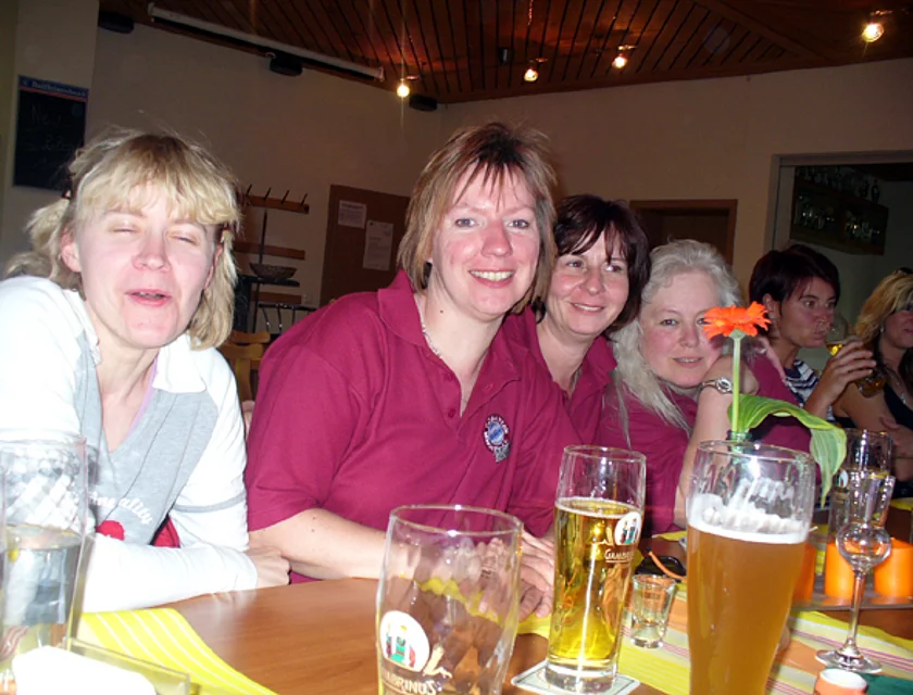 Frauenwanderung — Foto