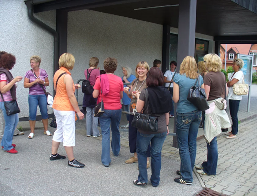 Frauenwanderung — Foto
