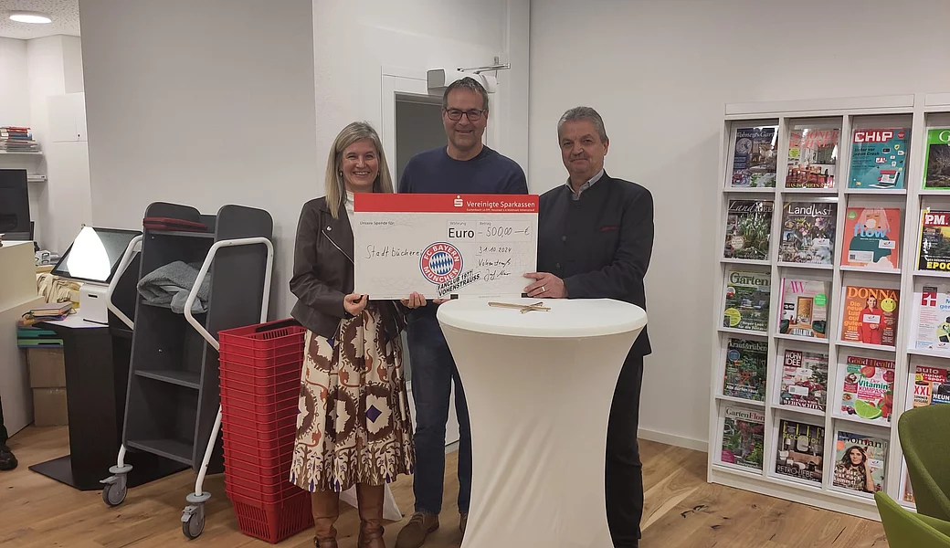 Vorschau: Spendenuebergabe Stadtbuecherei
