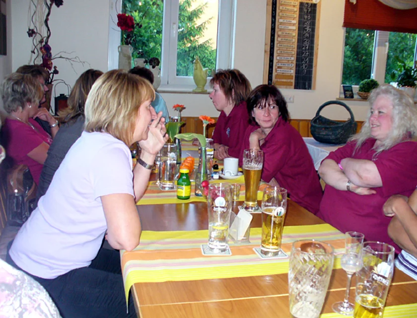 Frauenwanderung — Foto