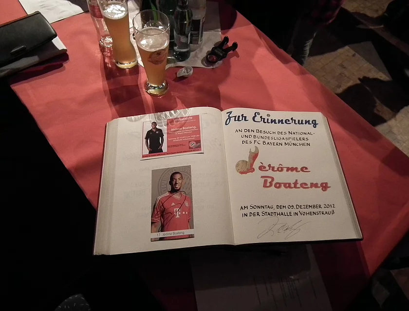 FCB Boateng Besuch — Foto