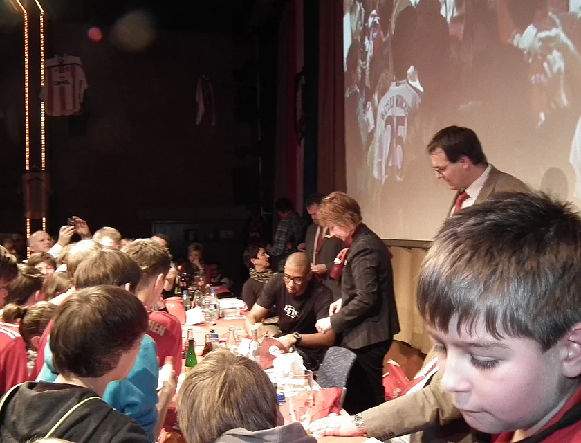 FCB Boateng Besuch — Foto