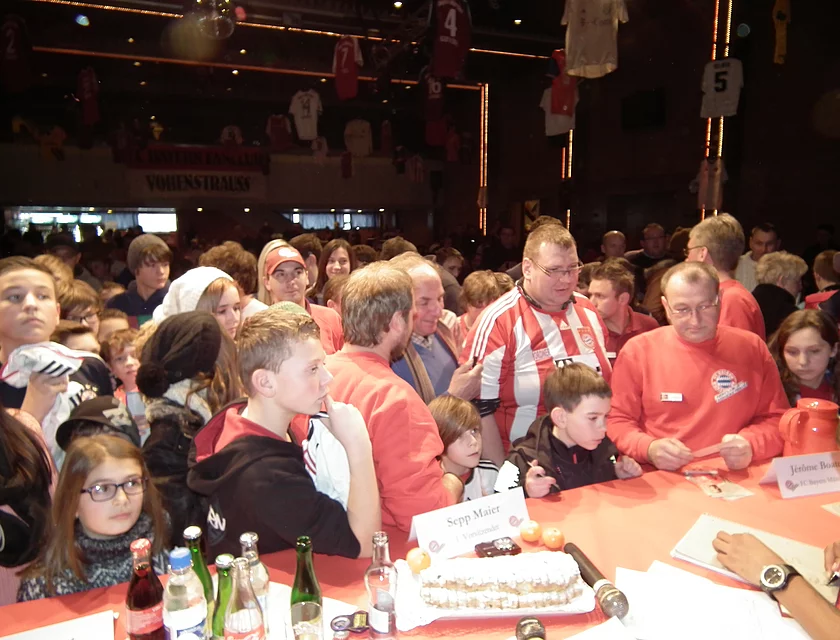 FCB Boateng Besuch — Foto