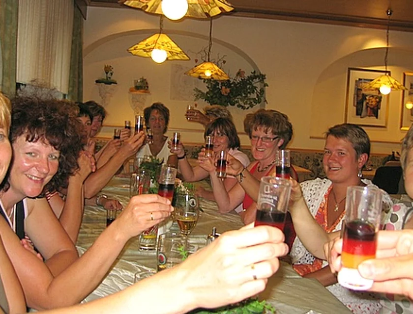 Frauenwanderung — Foto