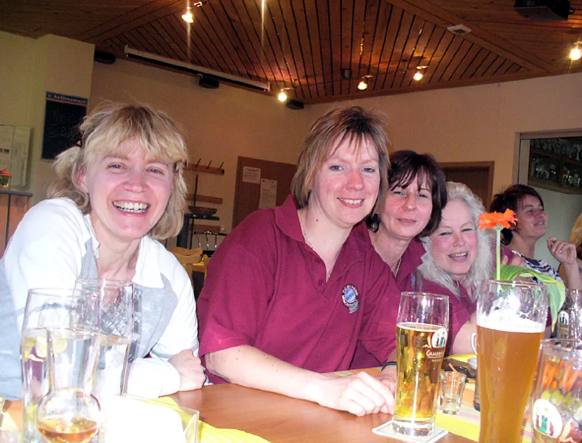 Frauenwanderung — Foto