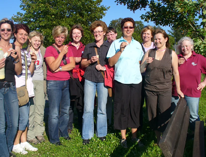 Frauenwanderung — Foto