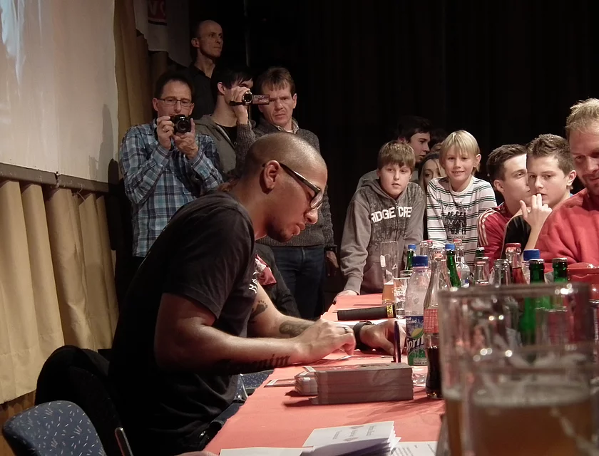 FCB Boateng Besuch — Foto