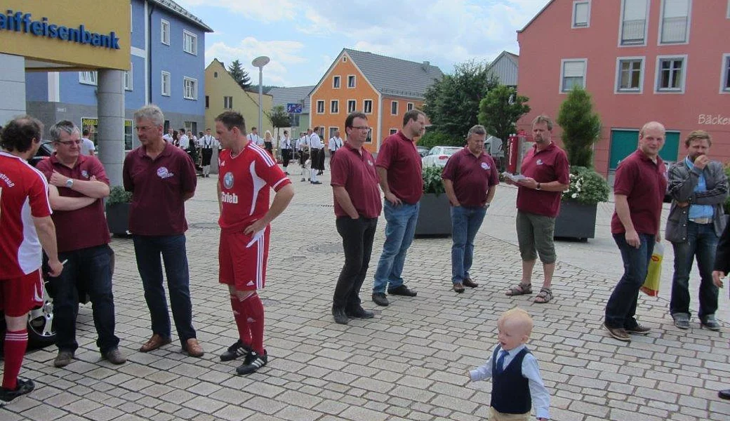 Vorschau: Spalierstehen Hochzeit Ram Gmeiner