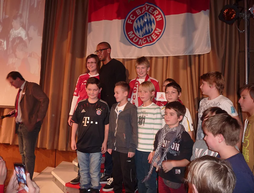 FCB Boateng Besuch — Foto
